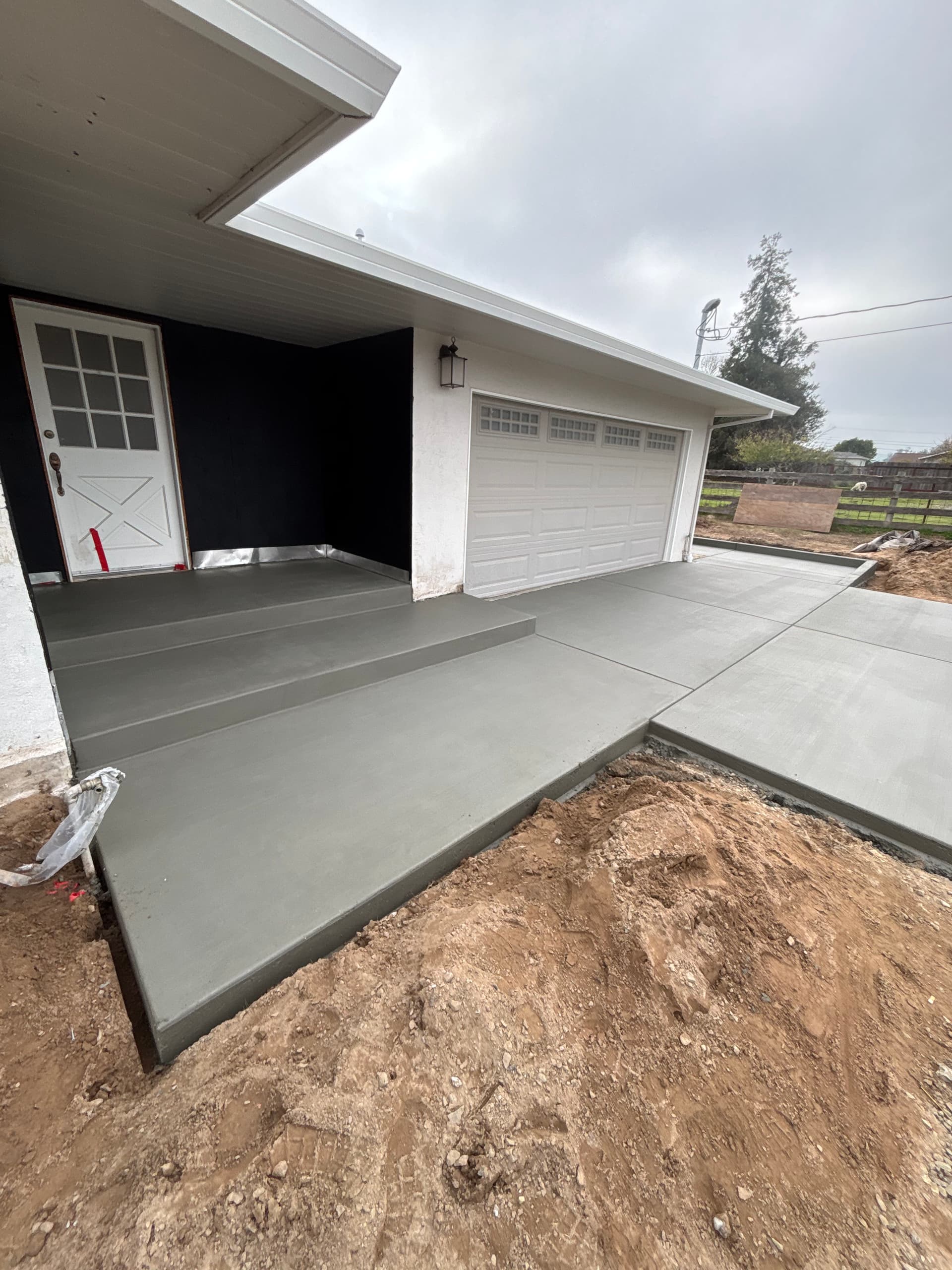 New Driveway Porch and Sidewalks Poured in Petaluma